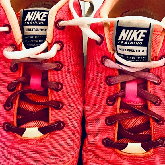 Nike Free TR Fit 2 Breathe Women's Training Shoes - Retro vibes. Hot Punch. - Picture 3 of 6